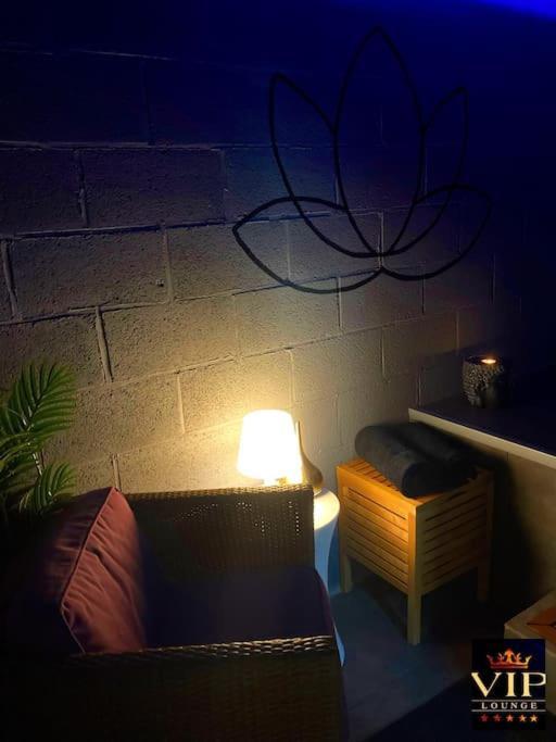 Vip Lounge Appartement Avec Jacuzzi Et Jardin Andenne Exteriér fotografie